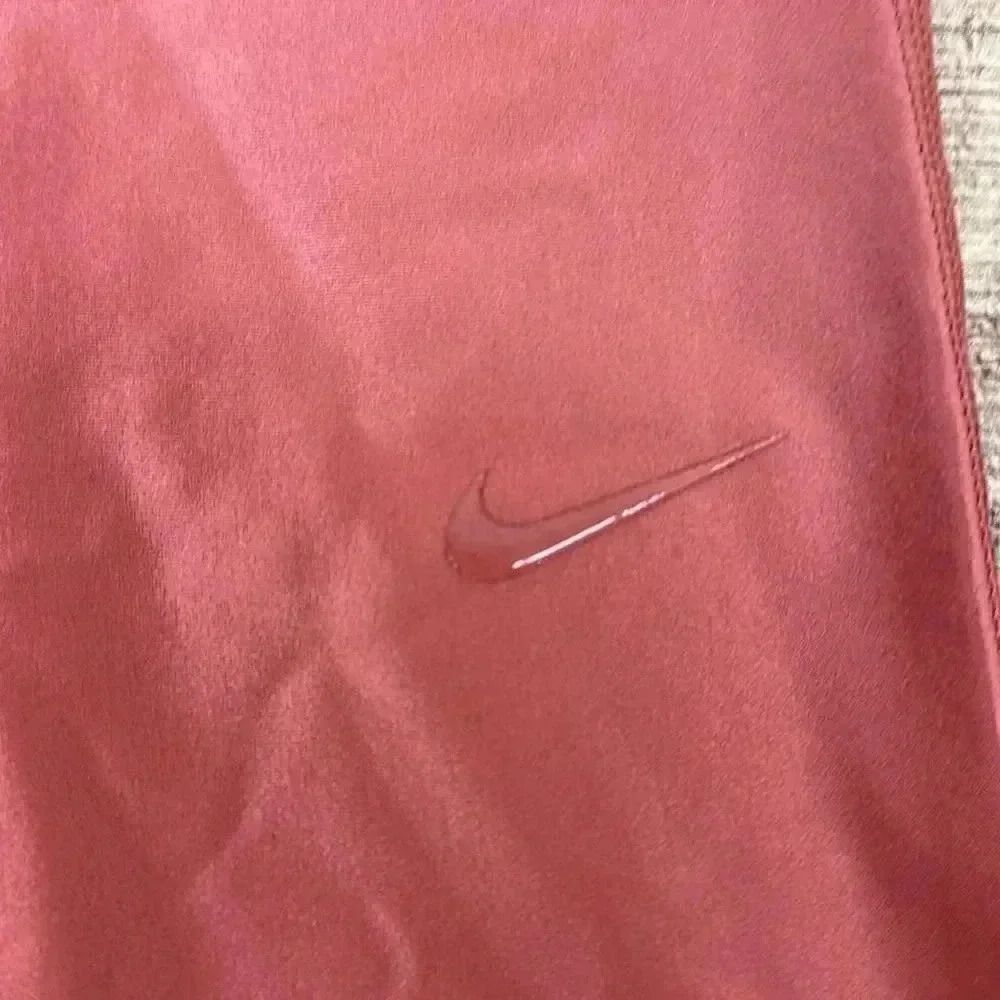 NWT Nike Pro High Rise Tight Fit Leggings - Picture 2 of 10